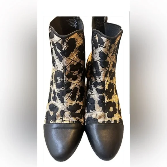 Nine West chelsea boot with modern update. - Picture 4 of 8